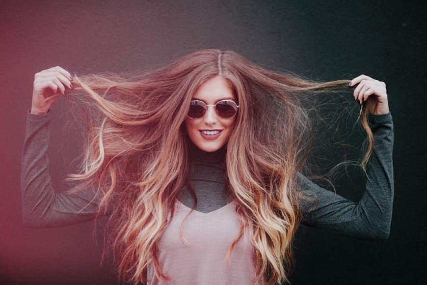 The Influence of Social Media on Fashion Trends and Consumer Choices